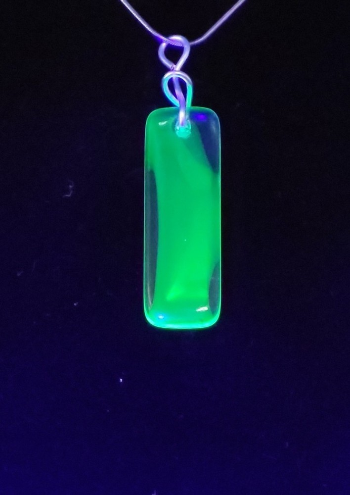 Uranium glass blue bar bead pendant on Stainless Silver 20