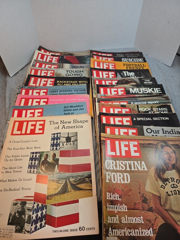 1971 Life Magazine Lot Of 23