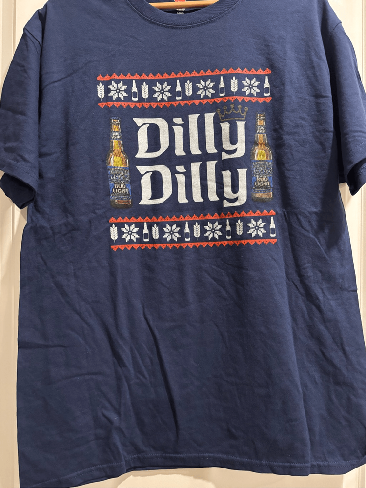 Dilly Dilly Bud Light Holiday Tee Large Festive Beer Lover Shirt