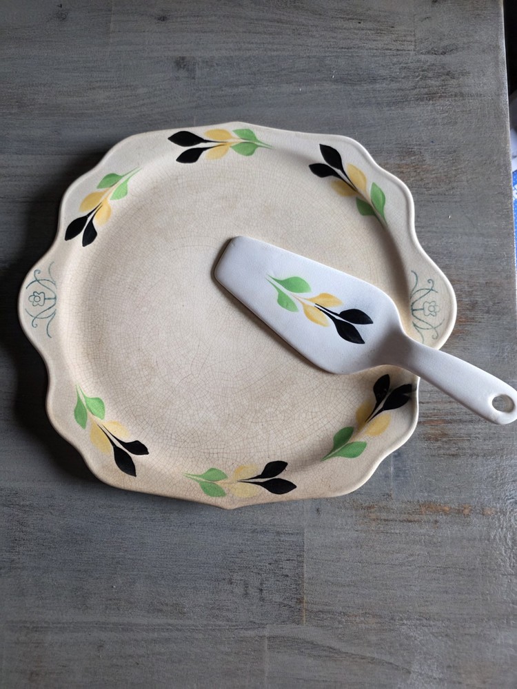 Clinchfield Ware Tennessee Pottery Pie Plate & Server Leaf USA Antique Vintage