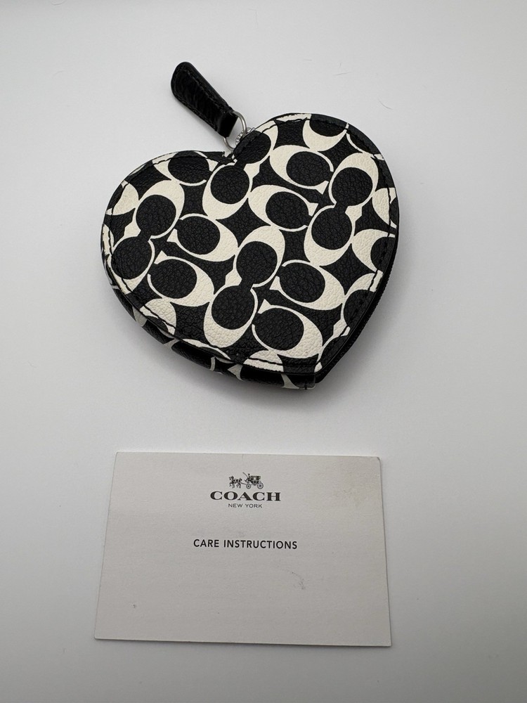 NWOT Coach Signature C Canvas Heart Coin Purse Black & White Wallet F61634
