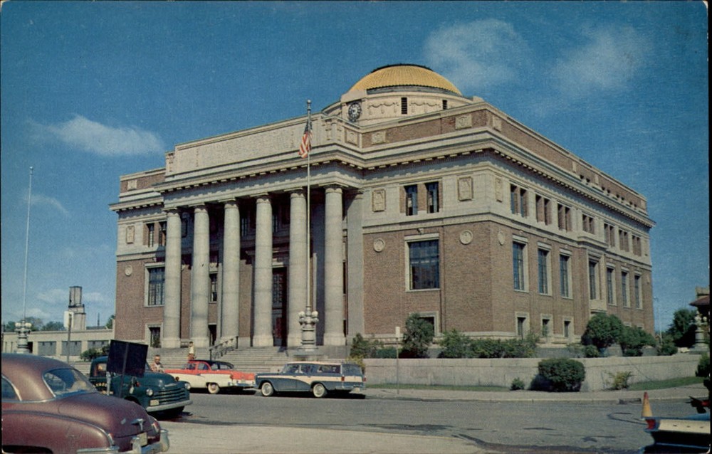 Minnesota St Cloud Court House pickup truck ~ 1950s-60s vintage postcard sku549
