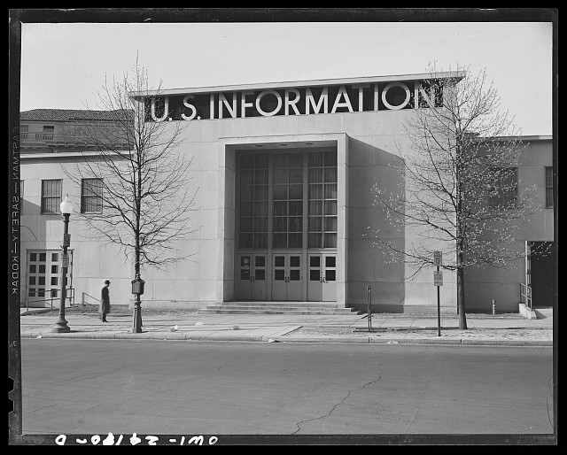 Photo:Washington DC 1943 U.S. Information Building Exterior