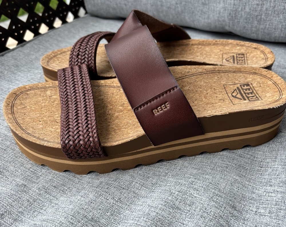 Reef Cushion Vista 8.5M Hi Women's Platform Sandals in Chocolate for All-Day Comfort  