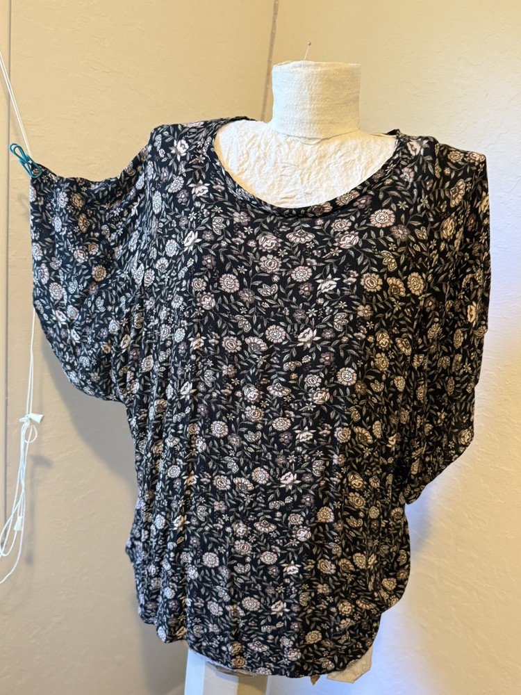 Maurices Women's Floral Print Short Sleeve Top Sz 3X