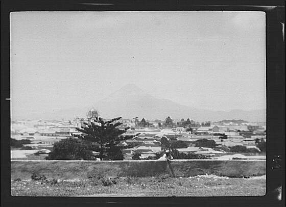Photo:Antigua Guatemala 1900s Cityscape Volcano View Arnold Genthe