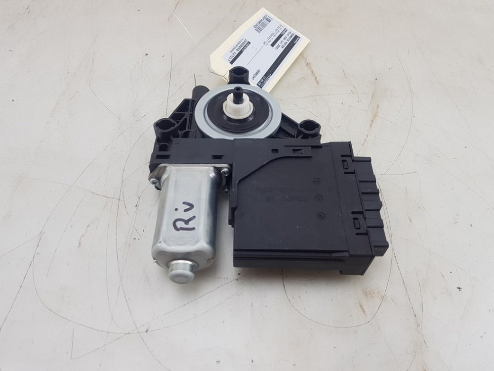 Volvo XC40 (XZ) 2023 POWER WINDOW MOTOR CRYSTAL LIFT MOTOR 31674757
