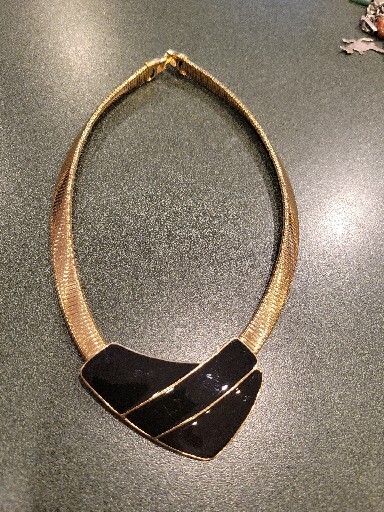 Stunning Signed Crown Trifari Gold-Tone Black Onyx Necklace
