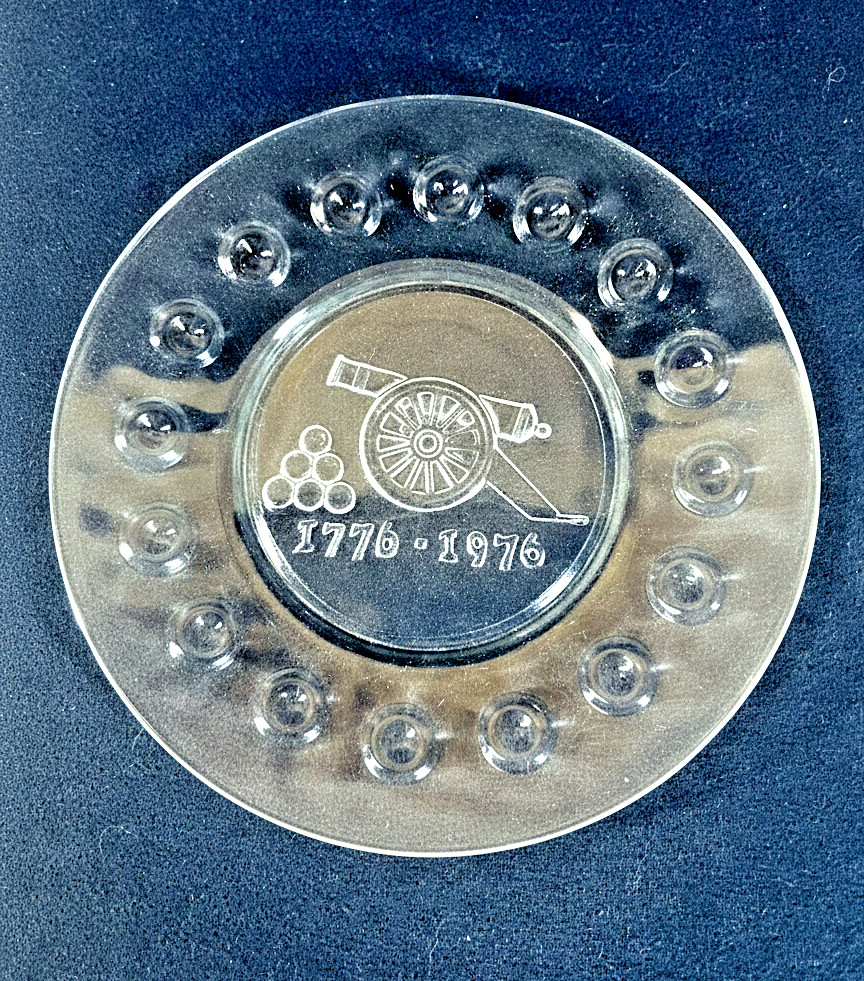 Vintage Bicentennial Glass Plate 1776–1976 Cannon Design USA America Patriotic