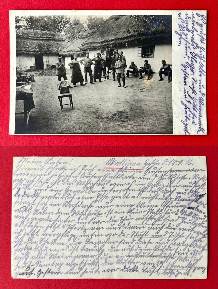 military photo postcard 1st WW 1916 soldiers in front of accommodation Eastern Front? ( 159222-image