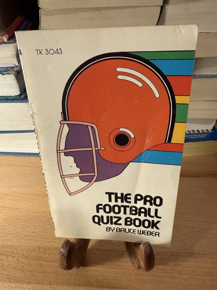 The pro football quiz book By Bruce  Weber 1975 Vintage Book