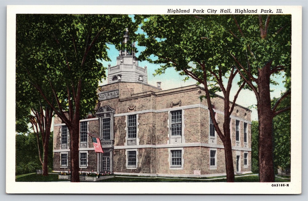 Highland Park Illinois~Highland park City Hall~Vintage Linen Postcard