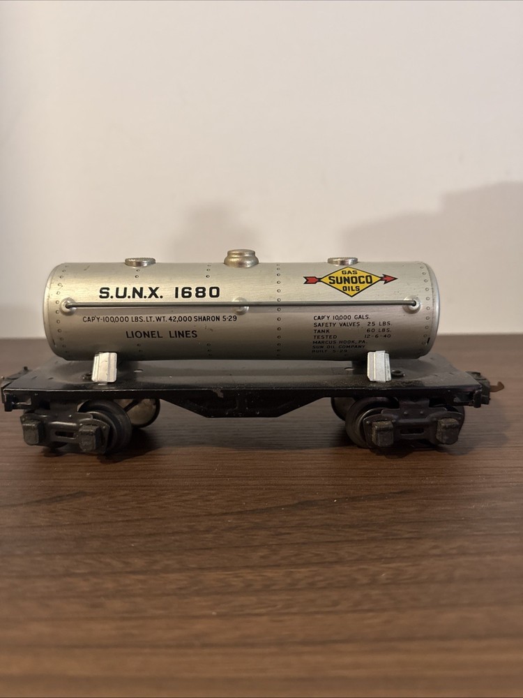 Lionel 1680 Prewar Sunoco Tank Car with Excellent Lettering