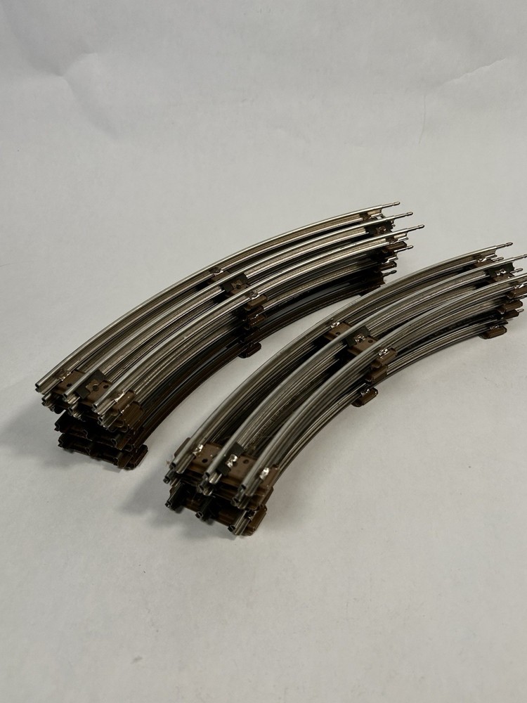 O 27 Gauge - Lionel - Curved Three-Rail Track - Lot of 8