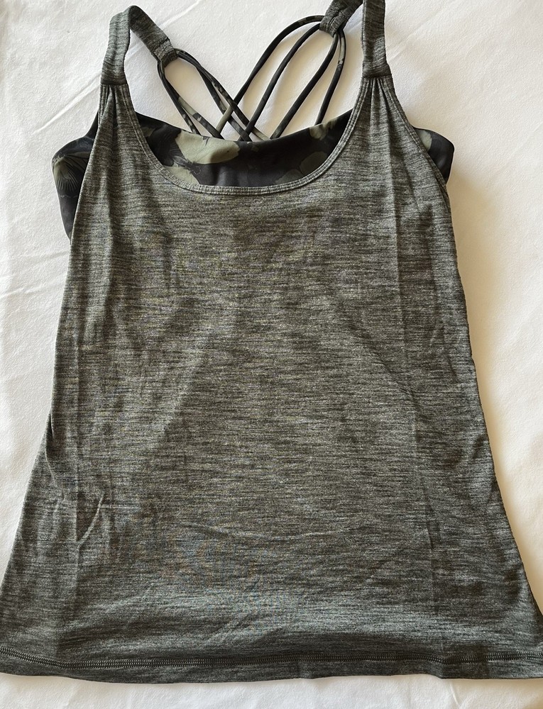 🍋Lululemon Gray and Green Racerback Tank Top With Built In Sports Bra Size 6