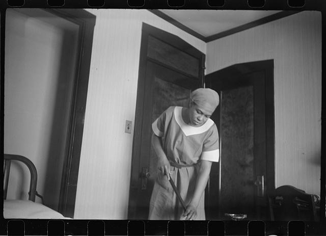Chicago Illinois 1941 Edwin Rosskam Black Woman Housekeeping FSA Photo