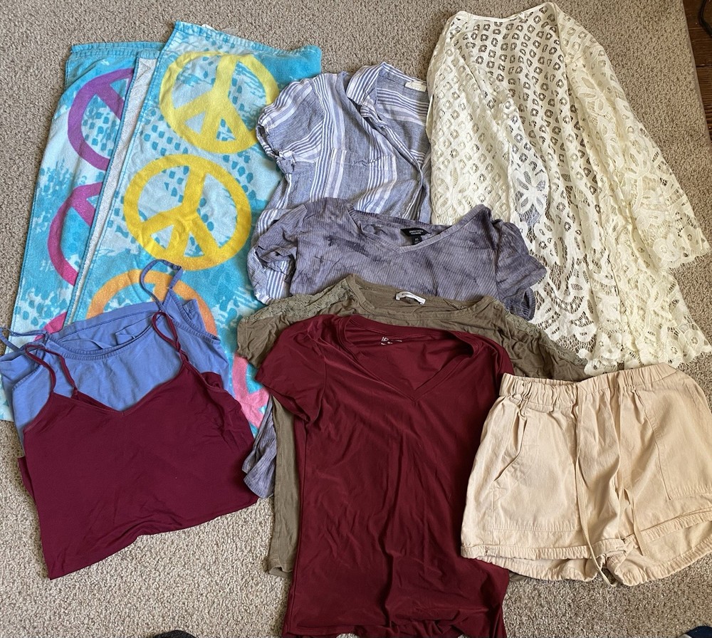 Lot of 9 Womens Tee Shirts Shorts Tanktops Cardigan Size Small & Beach Towel