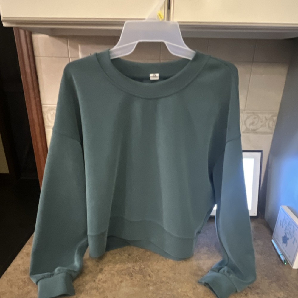 lululemon Women’s Green Pullover Sweatshirt Crew Neck Long Sleeve Size 6