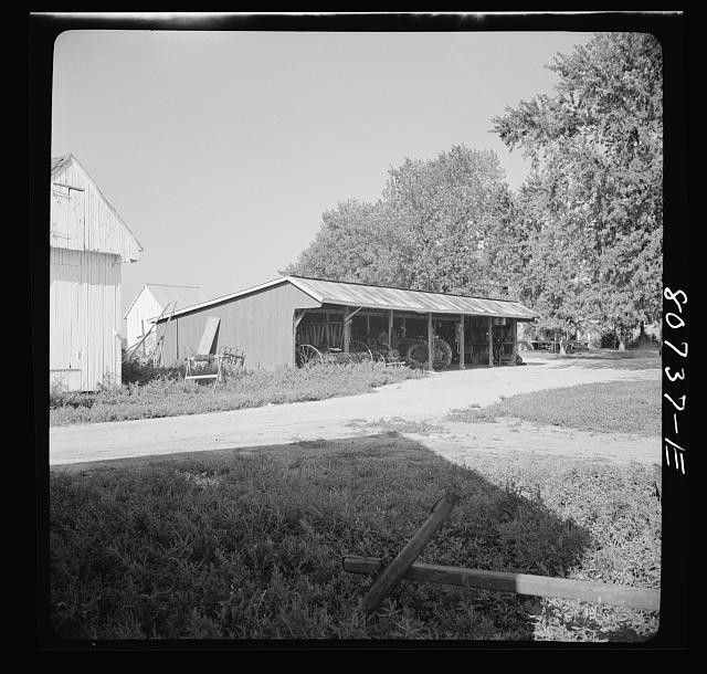 Photo:Rural Farm Barn and Wagon 1930s
