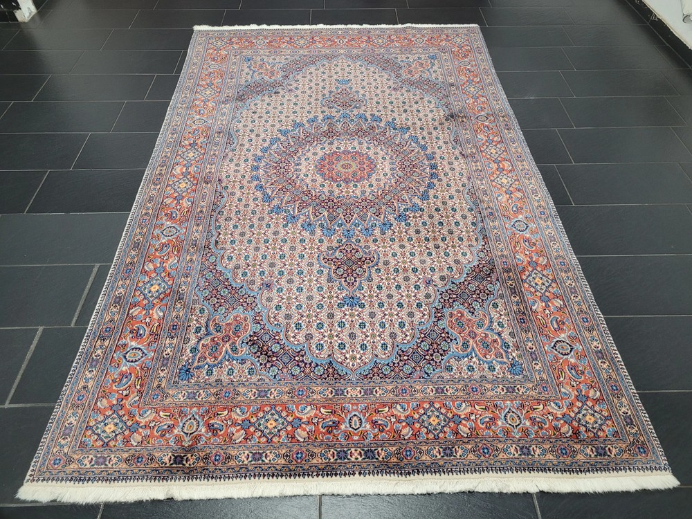 Moud Rug Cork Wool with Silk Medallion Design 300x190cm