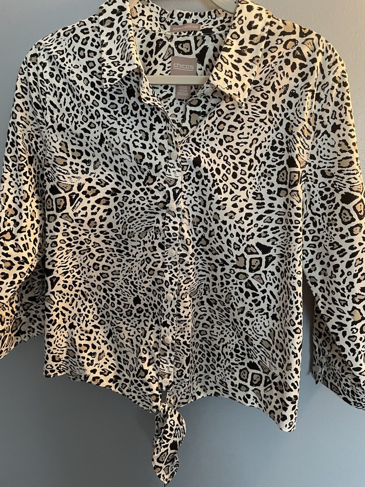 CHICOS Sz 1 (Medium 8/10) Animal Print Tie-Waist Button Down Shirt No Wrinkle