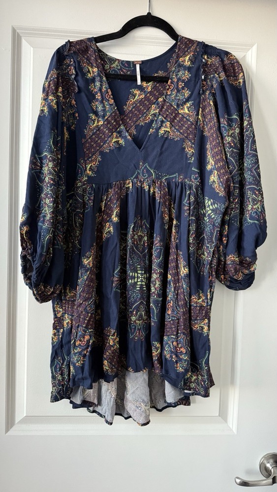 Free People Girl Talk Tunic Top Women's Size S Paisley Print V-Neck Pockets Navy