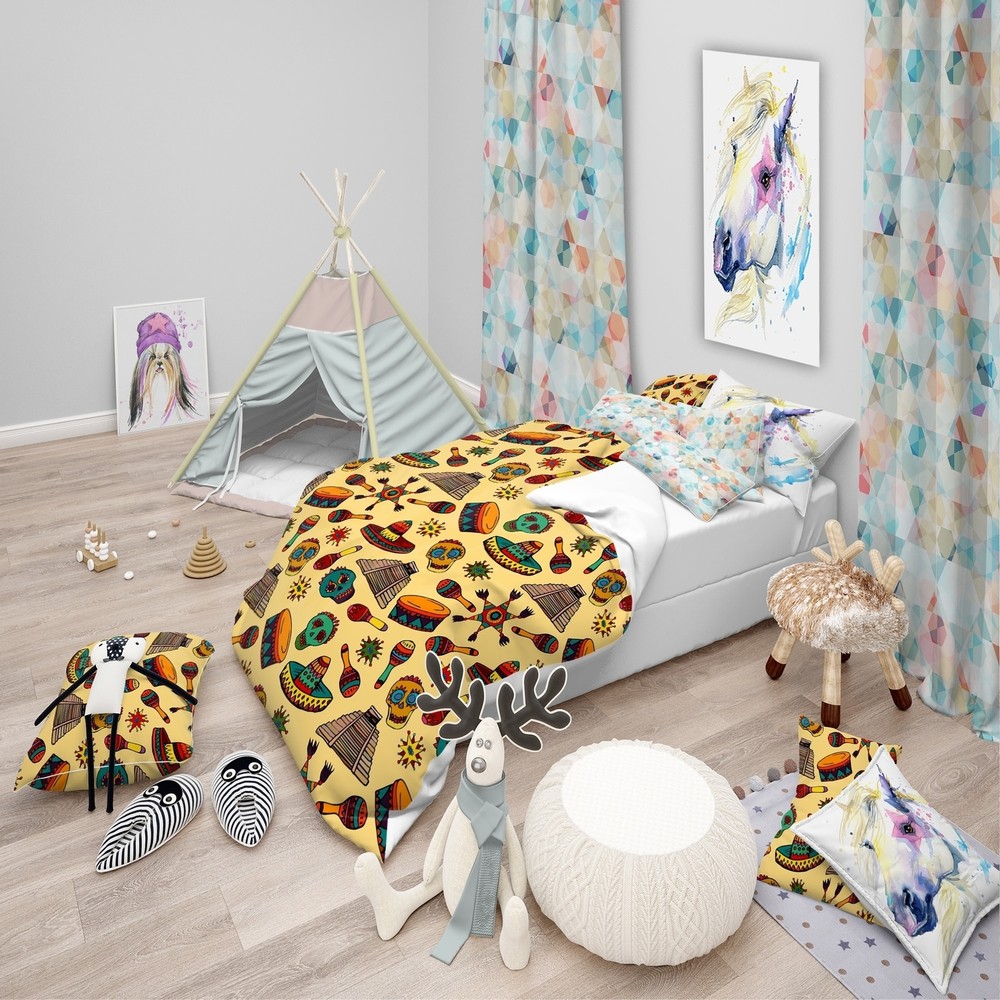 Designart 'Pattern with Mexican Symbols' Tropical Bedding