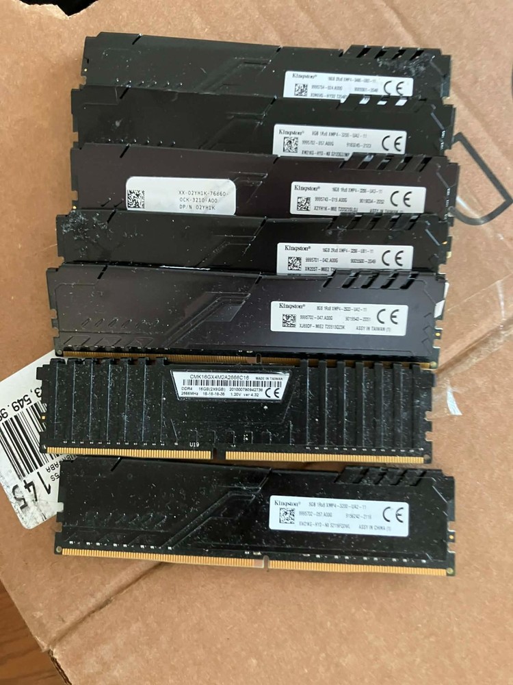 Kingston FURY (DDR4-2933) UDIMM Memory - Black