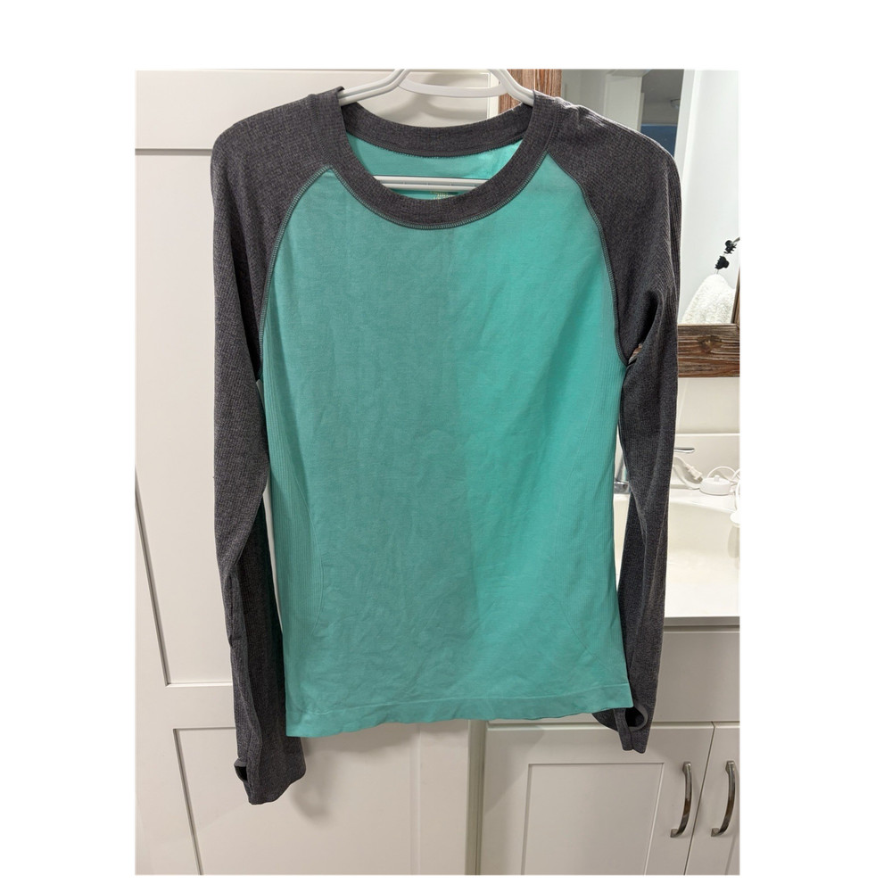 clima wear Women's Seamless Long Sleeve Crew Neck Turquoise Gray T-Shirt L/XL