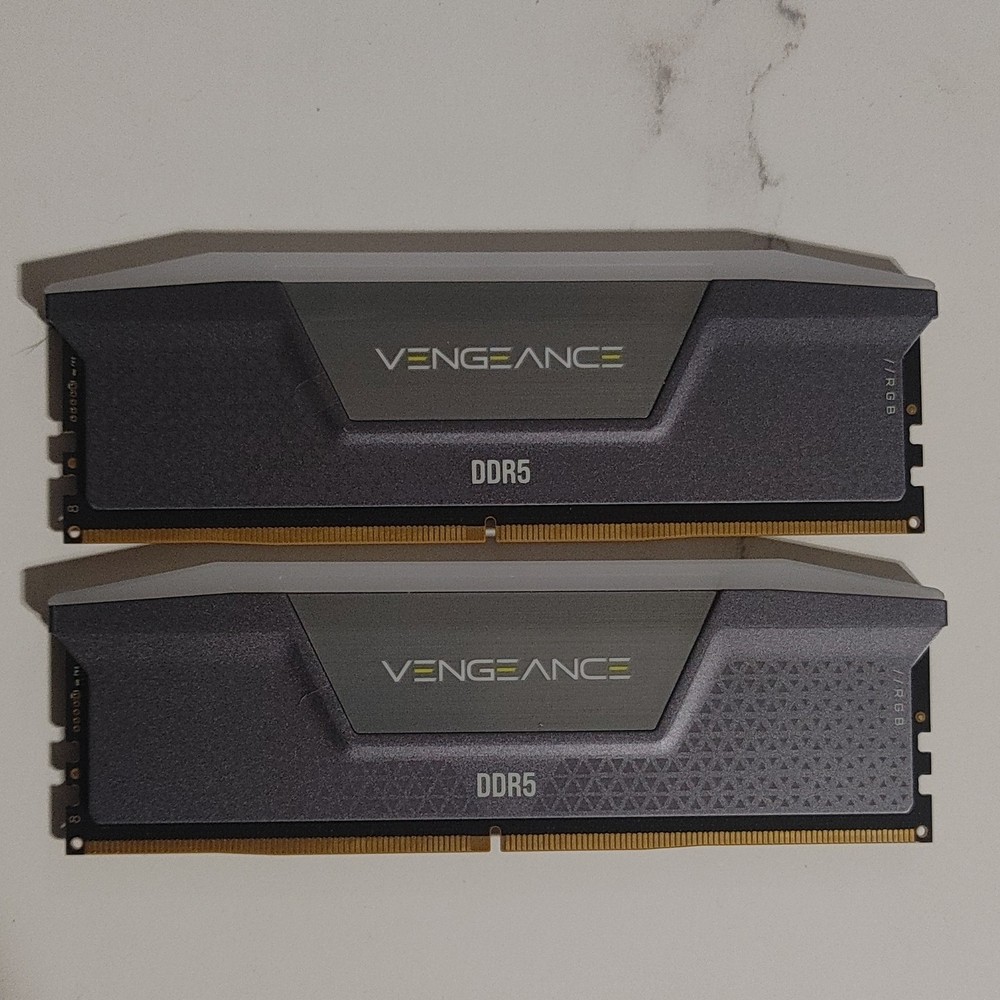 Corsair Vengeance RGB DDR5-6000 32GB (2x16GB) DIMM RAM 288-Pin RGB