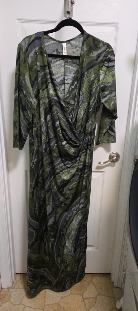 24Seven Maxi dress. Green, Gray and Black, Size 2x