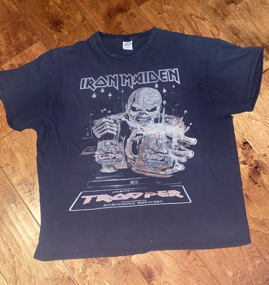 Delta Pro Weight distressed Iron Maiden Eddie Black Men's Graphic T-Shirt