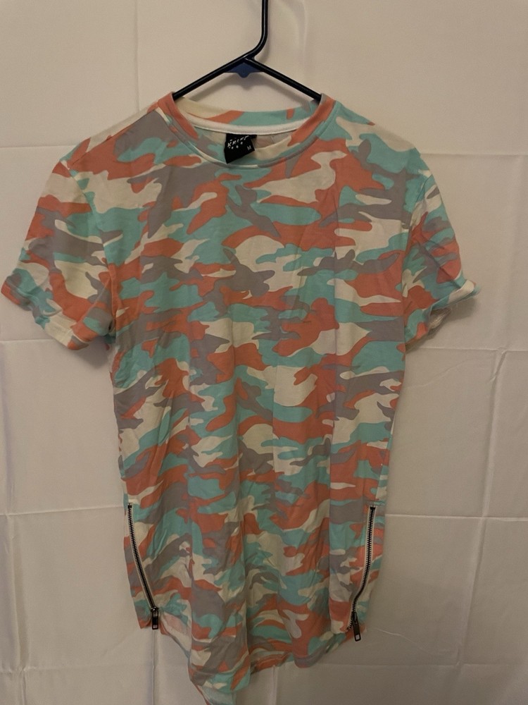 Krisp NYC Men’s T-Shirt Multicolor Camo Print Zipper Detail Size M