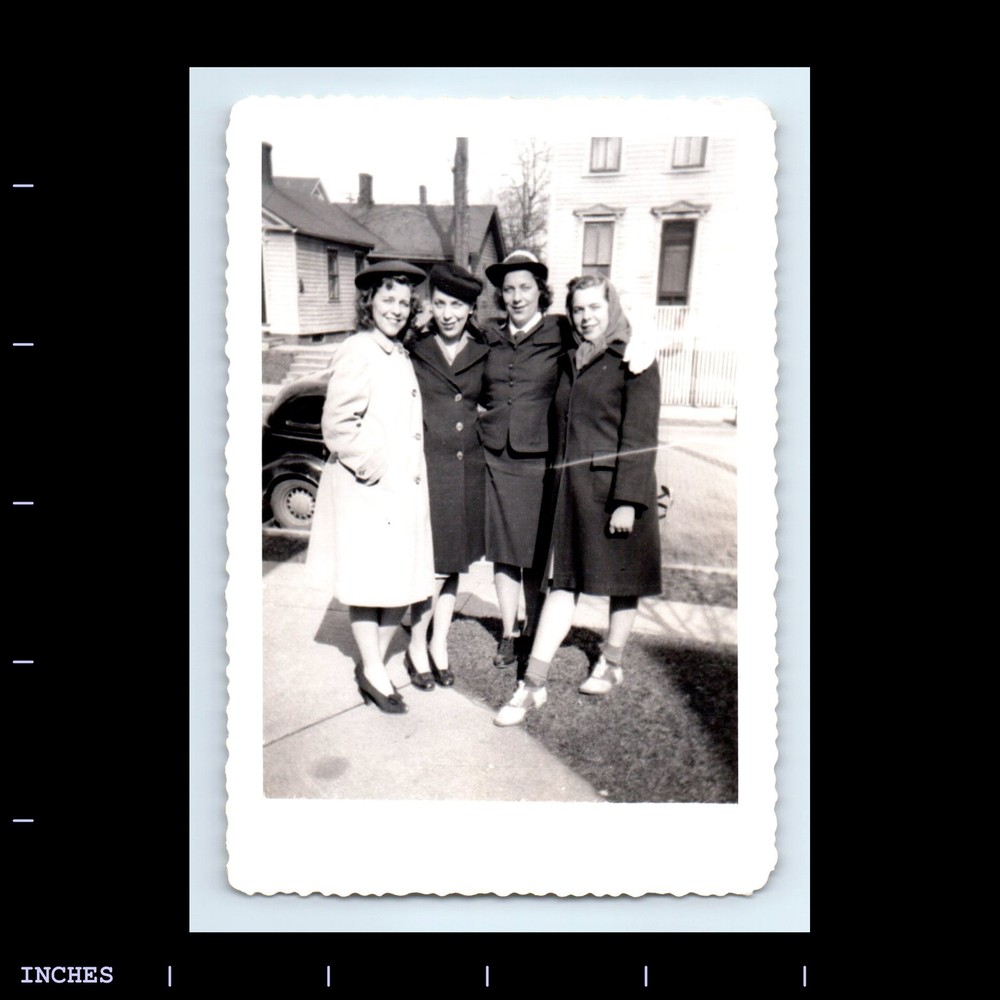 Old Vintage Photo AFFECTIONATE WOMEN STANDING BY CLASSIC CAR