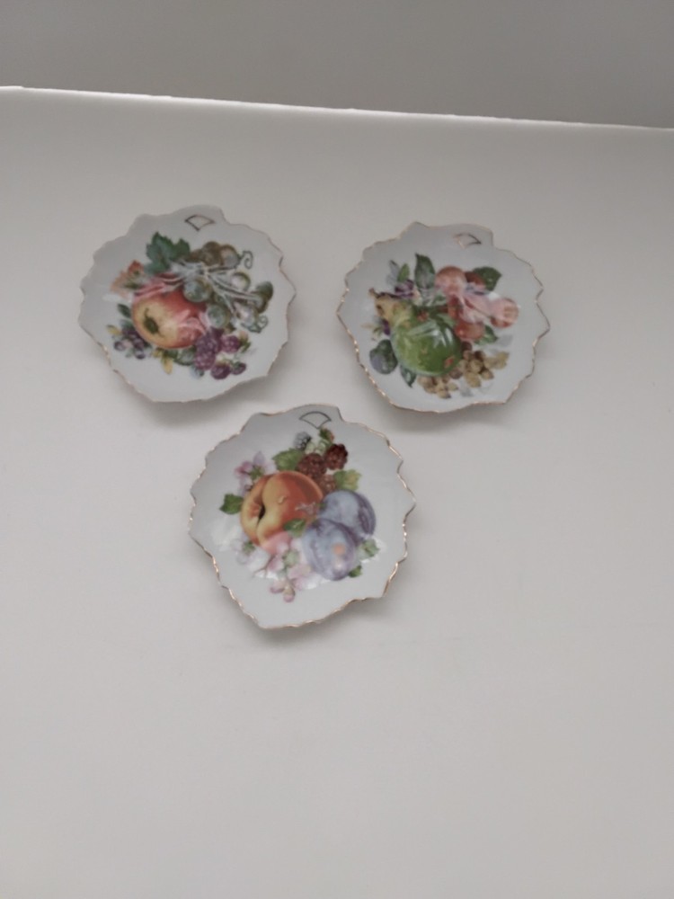 Vintage Nippon Leaf Shape Hand Painted Fruit Small Trinket Candy Nut Dishes (3)