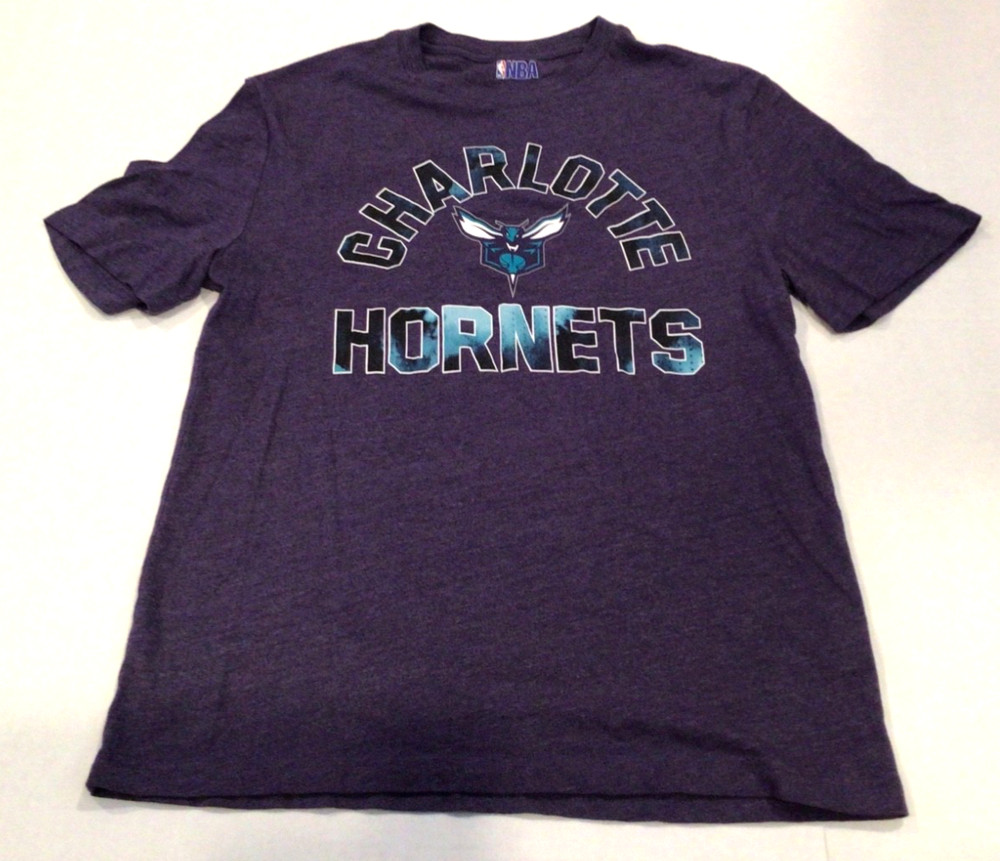 EUC Men’s Medium Charlotte Hornets Basketball T Shirt Purple And Blue NBA