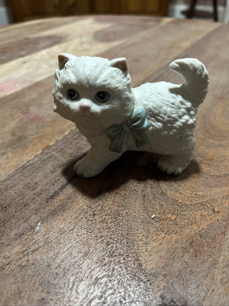Vintage HOMCO White Cat Blue Bow Figurine Kitten Kitty Kitsch 80's Persian