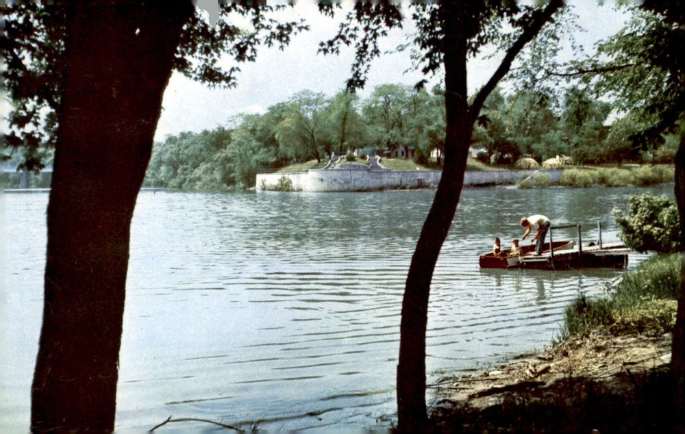 Fort Defiance, Defiance, Ohio - Historic Site and Earthworks Postcard