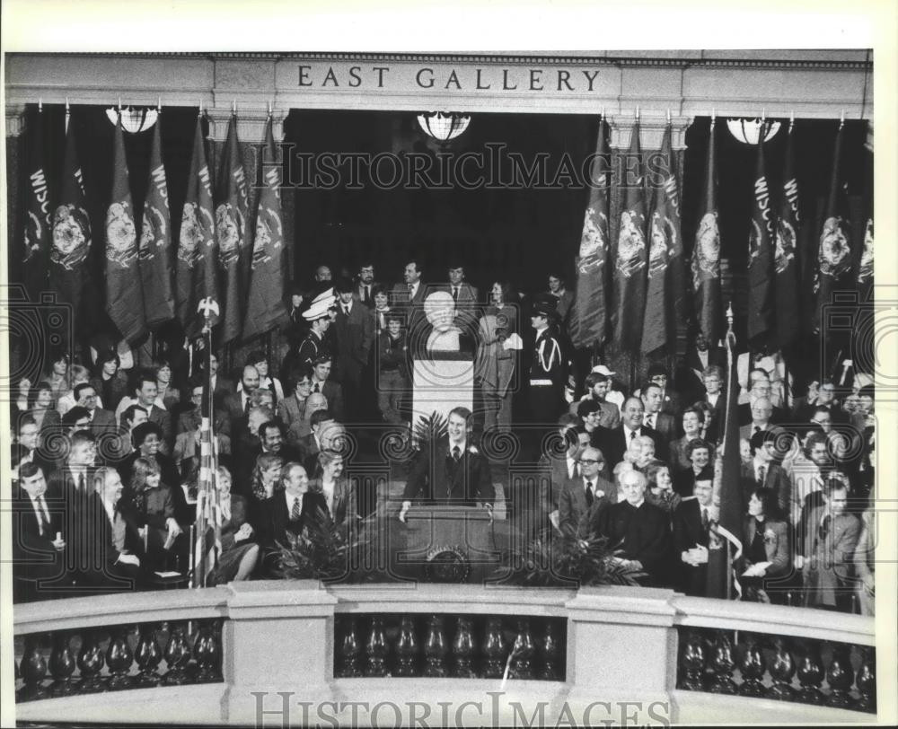 1983 Press Photo Anthony Earl at Inauguration as Governor of Wisconsin