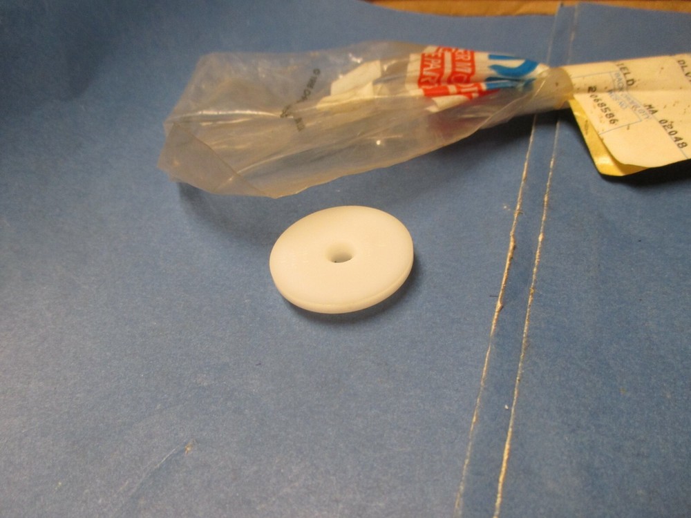 GASKET N.O.S.FOR FRONT+REAR DOOR GLASS TO REGULATOR 86-95 MOPARS  4310149