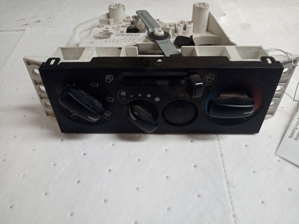 2014 Isuzu NPR Climate Temperature Control No A/C (11529816