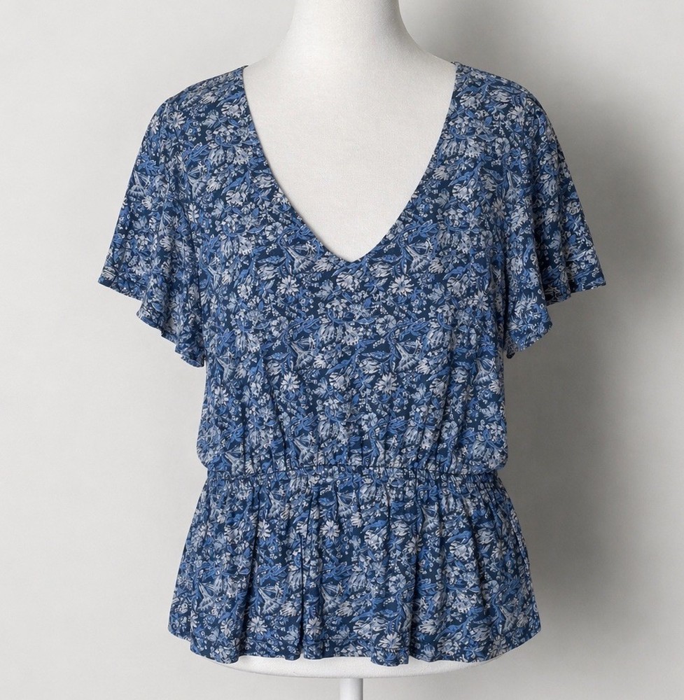 Lucky Brand Top Size Small Blue Floral Smocked Waist VNeck Flutter Sleeve Dainty