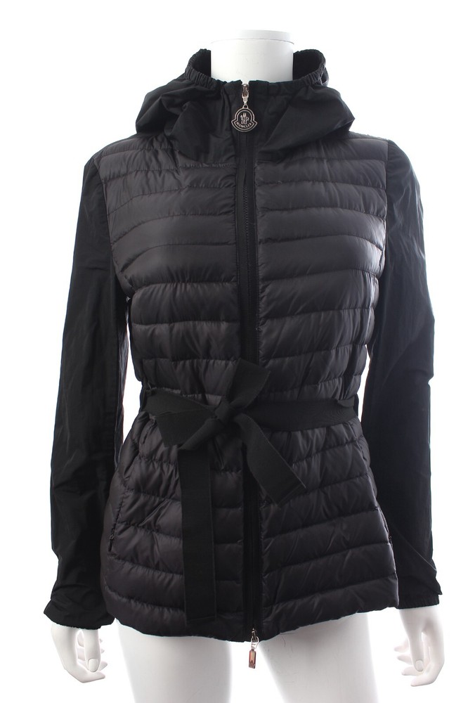 Moncler Shari Hooded Down Jacket / Black