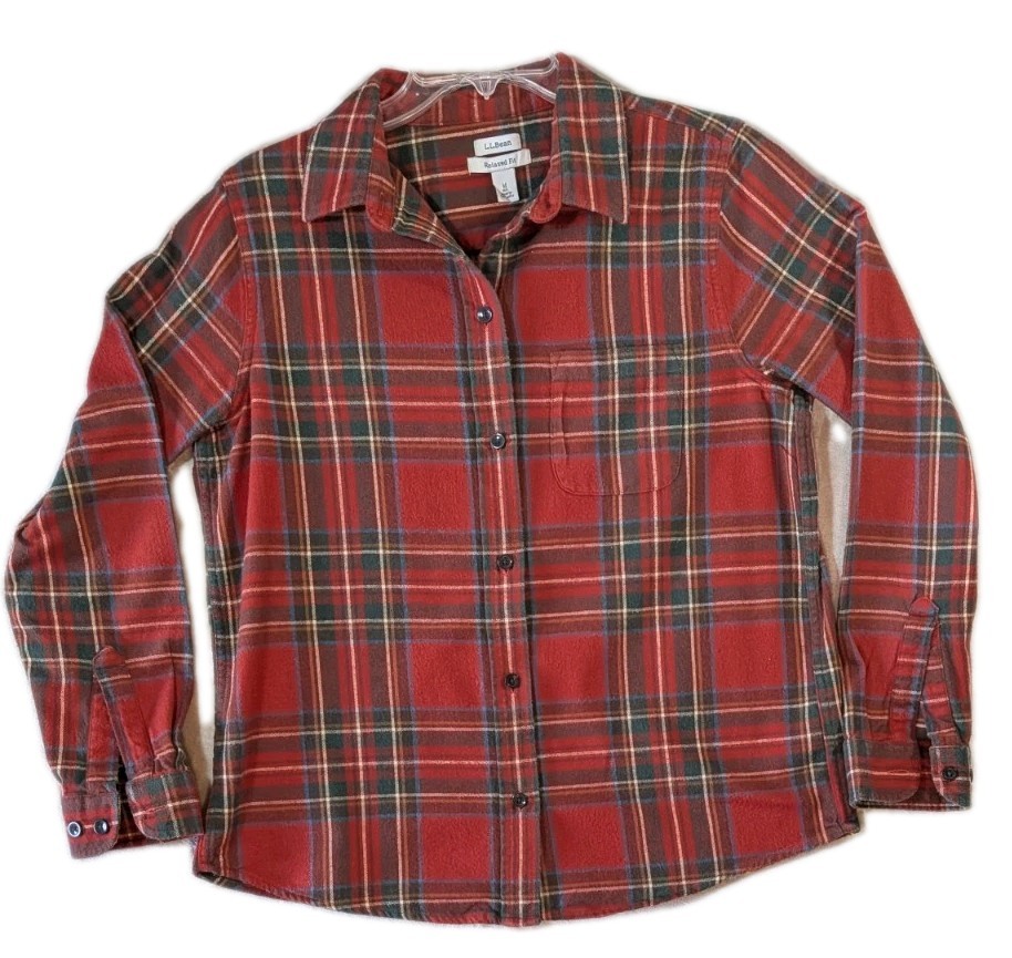 L.L. Bean Women'sMostly Red,Green Plaid Relaxed Fit Flannel Button Up Shirt Sz M