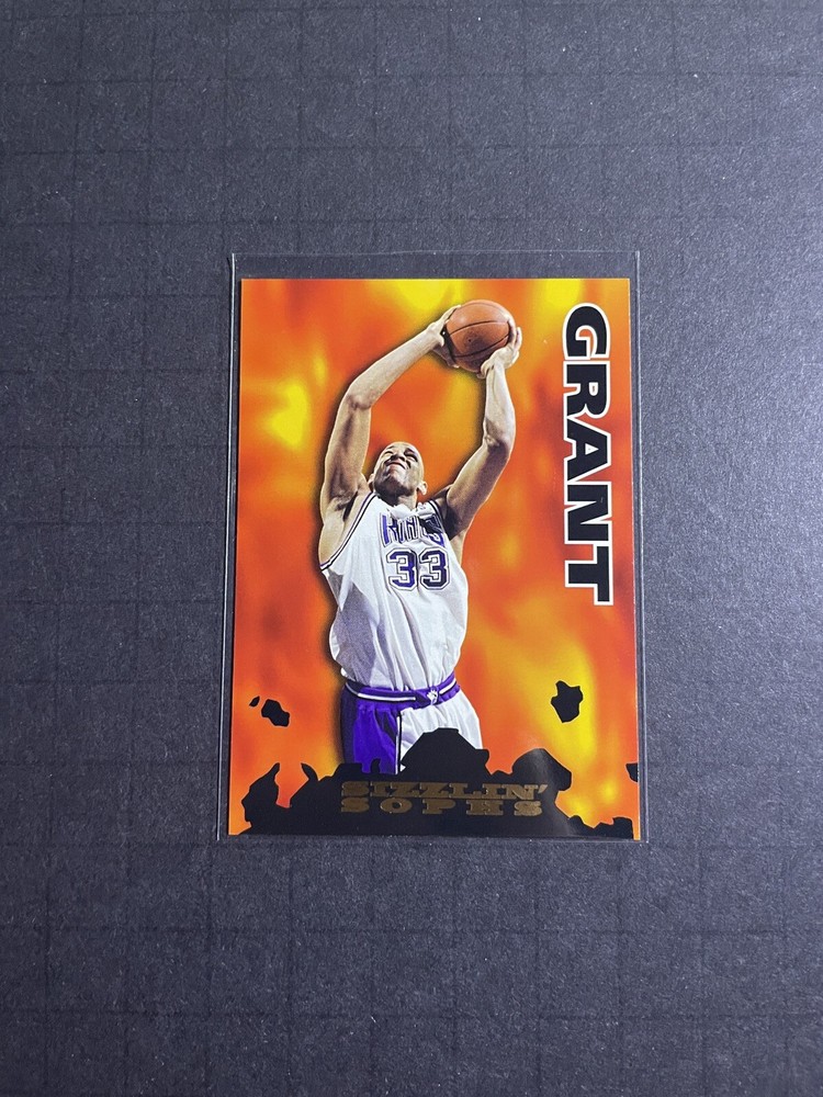 1995-96 NBA Hoops Brian Grant Sizzlin Sophs Card #198 - Sacramento Kings (1)