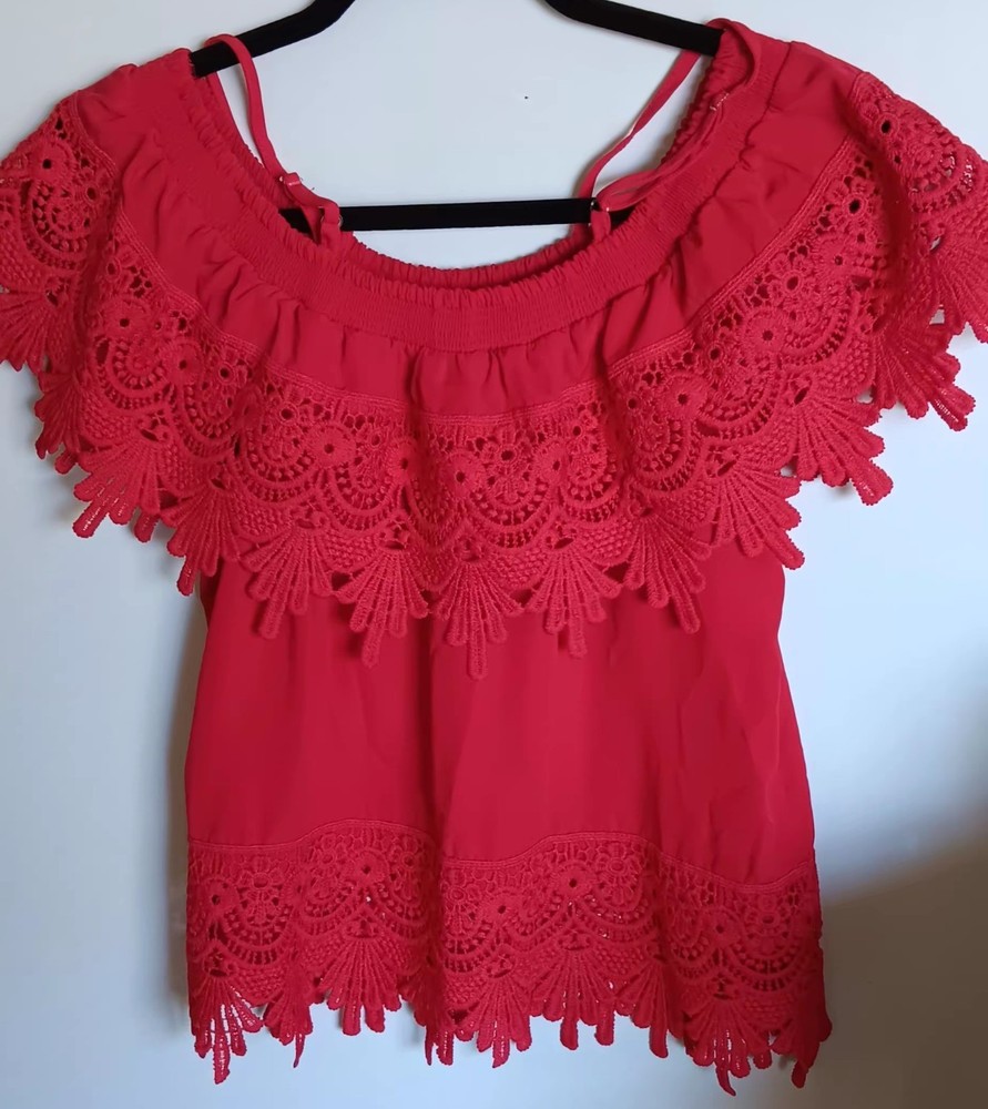No Boundaries Red Ruffle Off Shoulder Top Juniors L 111/13