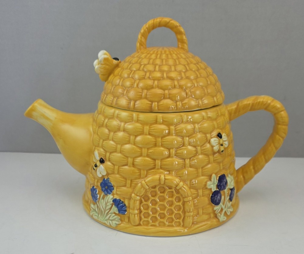 KATE WILLIAMS Global Design Connections Yellow Basketweave Beehive Teapot - HTF