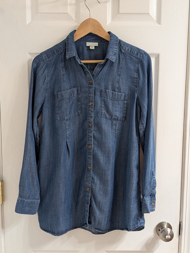 J.Jill Jean Chambray Button Down Top Size XS EUC Medium Wash Denim Long Sleeve
