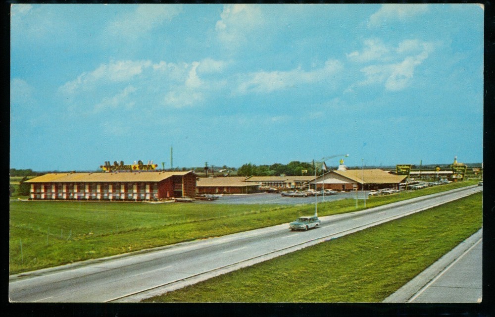 Holiday Inn Toledo-Lemoyne-Perrysburg Ohio Postcard