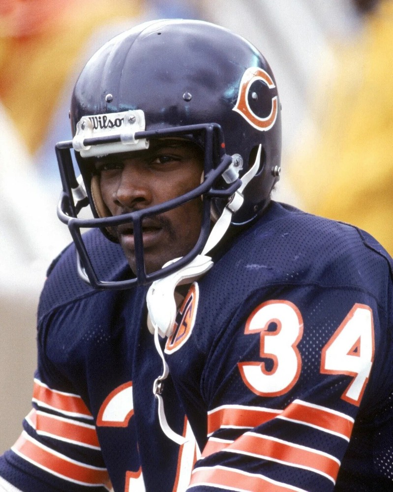 Walter Payton, Playing For Chicago Bears 8x10 PHOTO PRINT